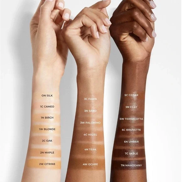 Laura Mercier Natural Dewy Tinted Moisturizer SPF 30 - 3C Fawn - Picture 3 of 12